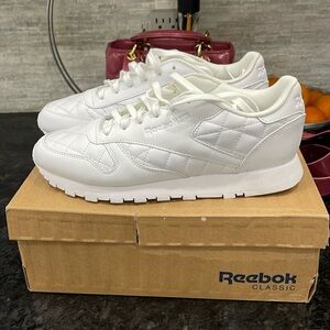 Reebok Sneakers
